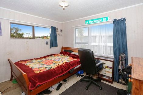 Photo of property in 16 Meadowvale Rise, Titirangi, Auckland, 0604