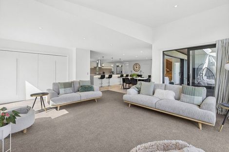 Photo of property in 5 Jessies Crescent, Wanaka, 9305