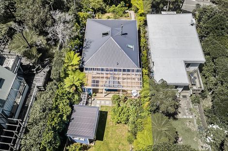 Photo of property in 65 Airlie Road, Plimmerton, Porirua, 5026