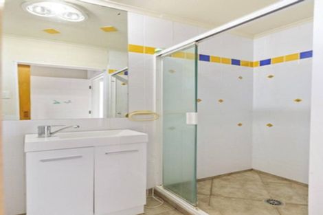 Photo of property in 12 Limmer Place, Browns Bay, Auckland, 0632