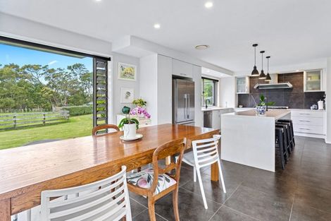 Photo of property in 842 South Head Road, South Head, Helensville, 0874