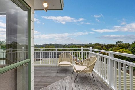 Photo of property in 2/21 Bonito Place, Bayview, Auckland, 0629