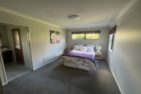 Photo of property in 74 Willowview Drive, Redwood, Christchurch, 8051