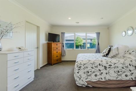 Photo of property in 56 Kotuku Drive, Paraparaumu Beach, Paraparaumu, 5032