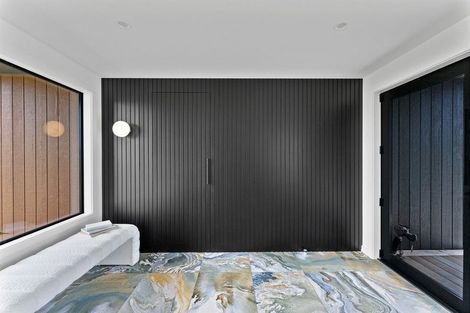 Photo of property in Tapuae, 26 Washer Road, Omata, New Plymouth, 4374