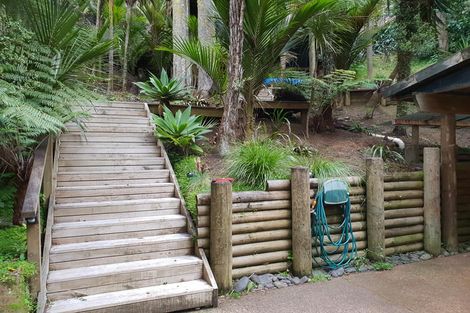 Photo of property in 24 Mahoe Road, Titirangi, Auckland, 0604