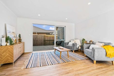 Photo of property in 27 Te Piriti Road, One Tree Point, 0118