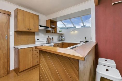 Photo of property in 96 Eskdale Road, Birkdale, Auckland, 0626