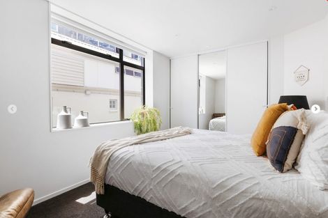 Photo of property in 7/48 Marine Parade, Mount Maunganui, 3116