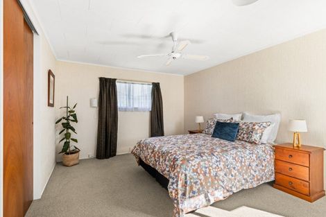 Photo of property in 2/46 Campbell Street, Havelock North, 4130