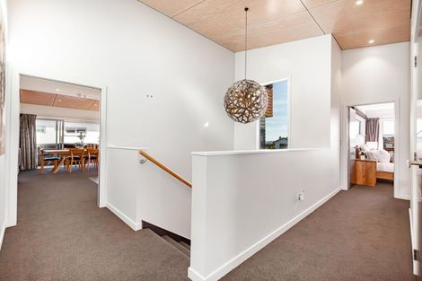 Photo of property in 7 Aoraki Rise, Aotea, Porirua, 5024