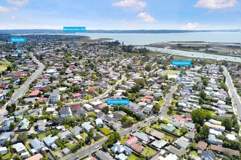 Photo of property in 16 Coniston Avenue, Te Atatu South, Auckland, 0610