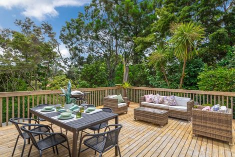 Photo of property in 8 Tranquil Glade, Hillcrest, Auckland, 0627