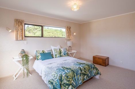 Photo of property in 115 Seaview Road, Paraparaumu Beach, Paraparaumu, 5032