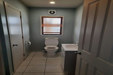 Photo of property in 8 Forbes Lane, Newlands, Wellington, 6037