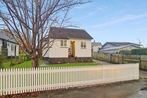 Photo of property in 4 Blackwell Street, Marton, 4710