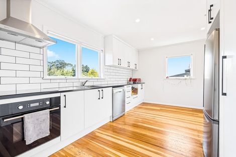 Photo of property in 38 Woodside Road, Massey, Auckland, 0614
