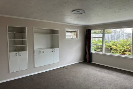 Photo of property in 90 Frensham Crescent, Woolston, Christchurch, 8062