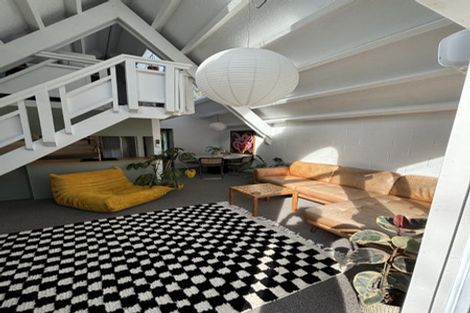 Photo of property in 2/62 South Karori Road, Karori, Wellington, 6012