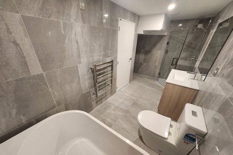 Photo of property in 105 Trias Road, Totara Vale, Auckland, 0629