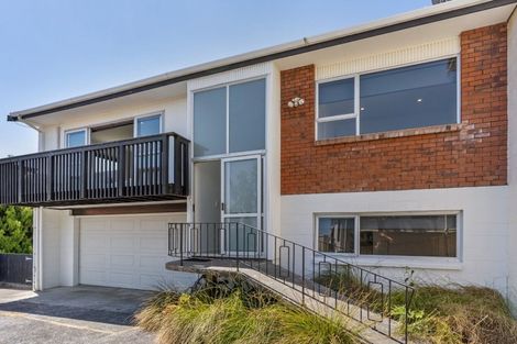 Photo of property in 2/76 Heathcote Road, Castor Bay, Auckland, 0620