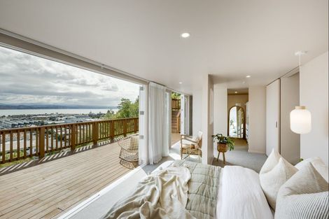 Photo of property in 5 Denholm Road, Hospital Hill, Napier, 4110