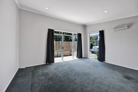 Photo of property in 2/2 Hori Street, Vogeltown, New Plymouth, 4310