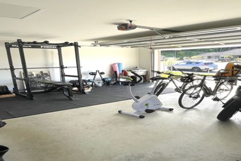 Photo of property in 17 Mooring Close, Whitby, Porirua, 5024