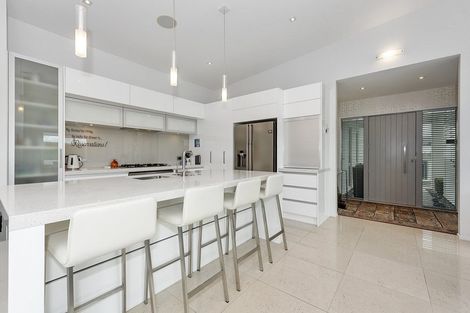 Photo of property in 1 Amberley Place, Flagstaff, Hamilton, 3210