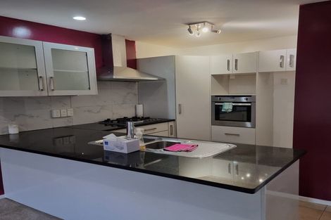 Photo of property in 2/202 Massey Road, Mangere East, Auckland, 2024