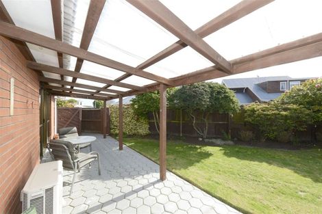 Photo of property in 15 Kamahi Place, Bishopdale, Christchurch, 8051