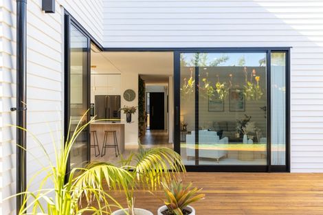 Photo of property in 6 Te Ara O Ngakeiha, Fitzroy, New Plymouth, 4312