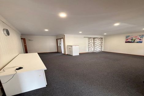 Photo of property in 33 Acacia Avenue, Upper Riccarton, Christchurch, 8041