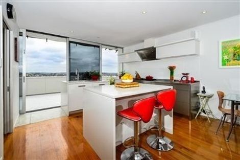 Photo of property in 148 Luckens Road, West Harbour, Auckland, 0618