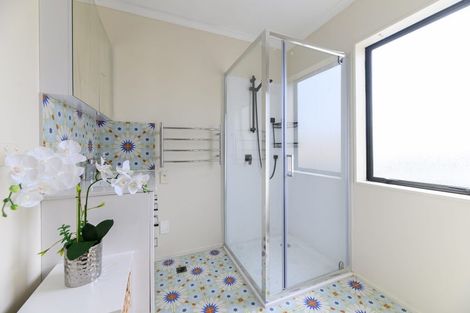 Photo of property in 1/15 Harbour View Road, Te Atatu Peninsula, Auckland, 0610