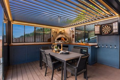 Photo of property in 76 Omapere Street, Whitby, Porirua, 5024