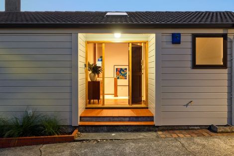 Photo of property in 15 Indira Place, Khandallah, Wellington, 6035