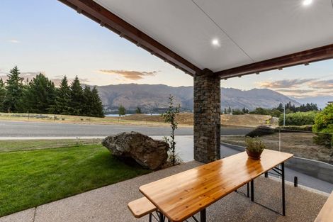 Photo of property in 93 Plantation Road, Wanaka, 9305