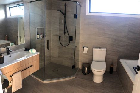 Photo of property in 50b Rangatira Road, Beach Haven, Auckland, 0626