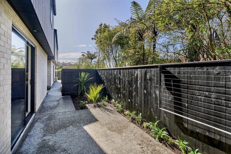 Photo of property in 17 Ara Toutouwai, Karori, Wellington, 6012