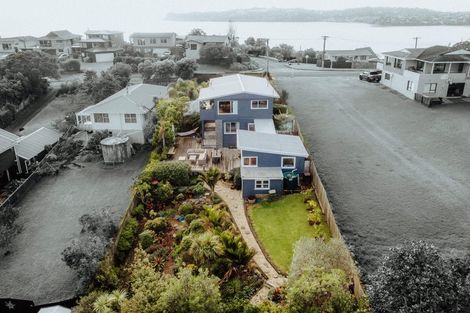 Photo of property in 22 Melandra Road, Stanmore Bay, Whangaparaoa, 0932