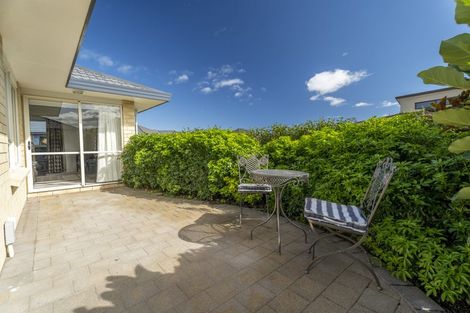 Photo of property in 17 Crown Hill, Paraparaumu, 5032