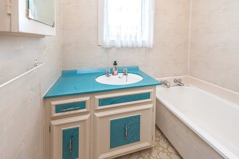 Photo of property in 16 Laird Street, Castlecliff, Whanganui, 4501