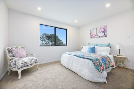 Photo of property in 114 Hyperion Drive, Randwick Park, Auckland, 2105