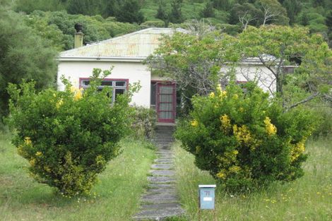 Photo of property in 71 Port Hills Road, Heathcote Valley, Christchurch, 8022