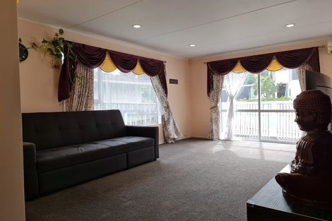 Photo of property in 201d Newlands Road, Newlands, Wellington, 6037