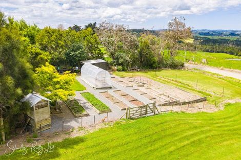 Photo of property in 17 Oparakau Road, Matakohe, 0594