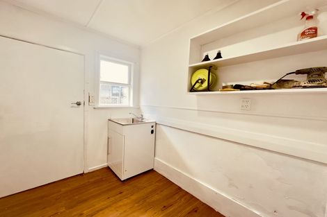 Photo of property in 8 Plumley Crescent, Mangere, Auckland, 2022