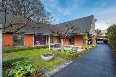 Photo of property in 155 Fendalton Road, Fendalton, Christchurch, 8041