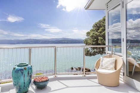 Photo of property in 363u2 Karaka Bay Road, Karaka Bays, Wellington, 6022